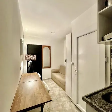 Cozy Midtown Studio In T6 Lejlighed
